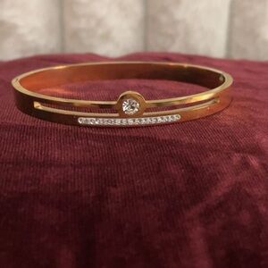 Fashion- Elegant Gold Bangle Bracelet